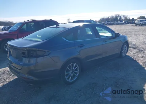 2017 Ford Fusion Hybrid Se z USA, uszkodzony, nr VIN 3FA6P0LU0HR344353